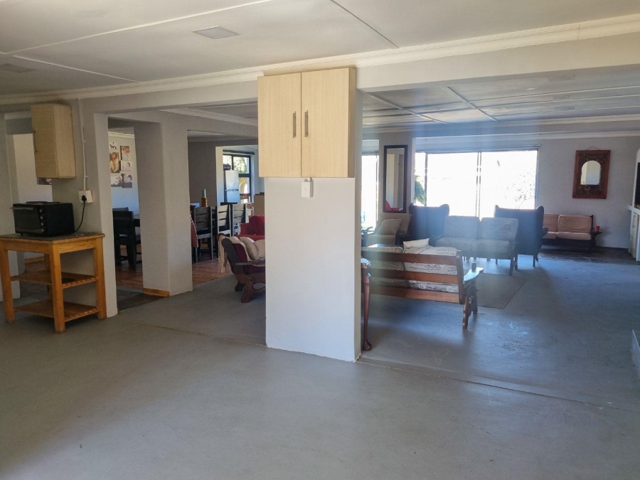 6 Bedroom Property for Sale in Paul Roux Free State